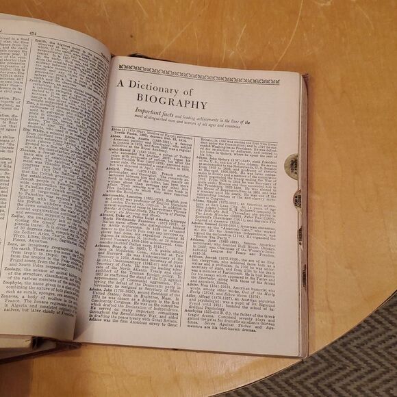 1954 Vintage Dictionary "Library of Universal Knowledge" - Picture 13 of 15